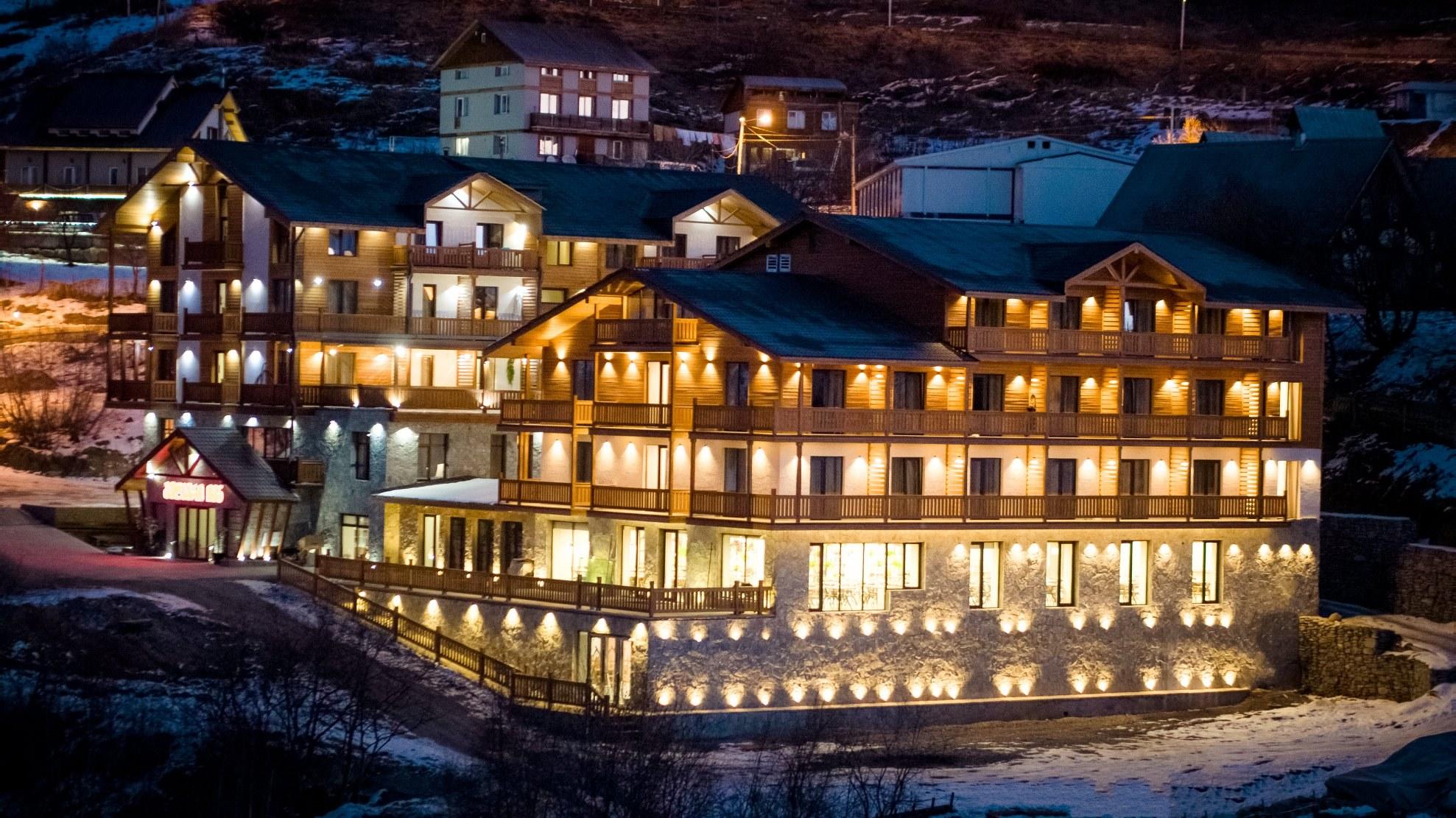 Gudauri Inn Luaran gambar The hotel complex at the resort
