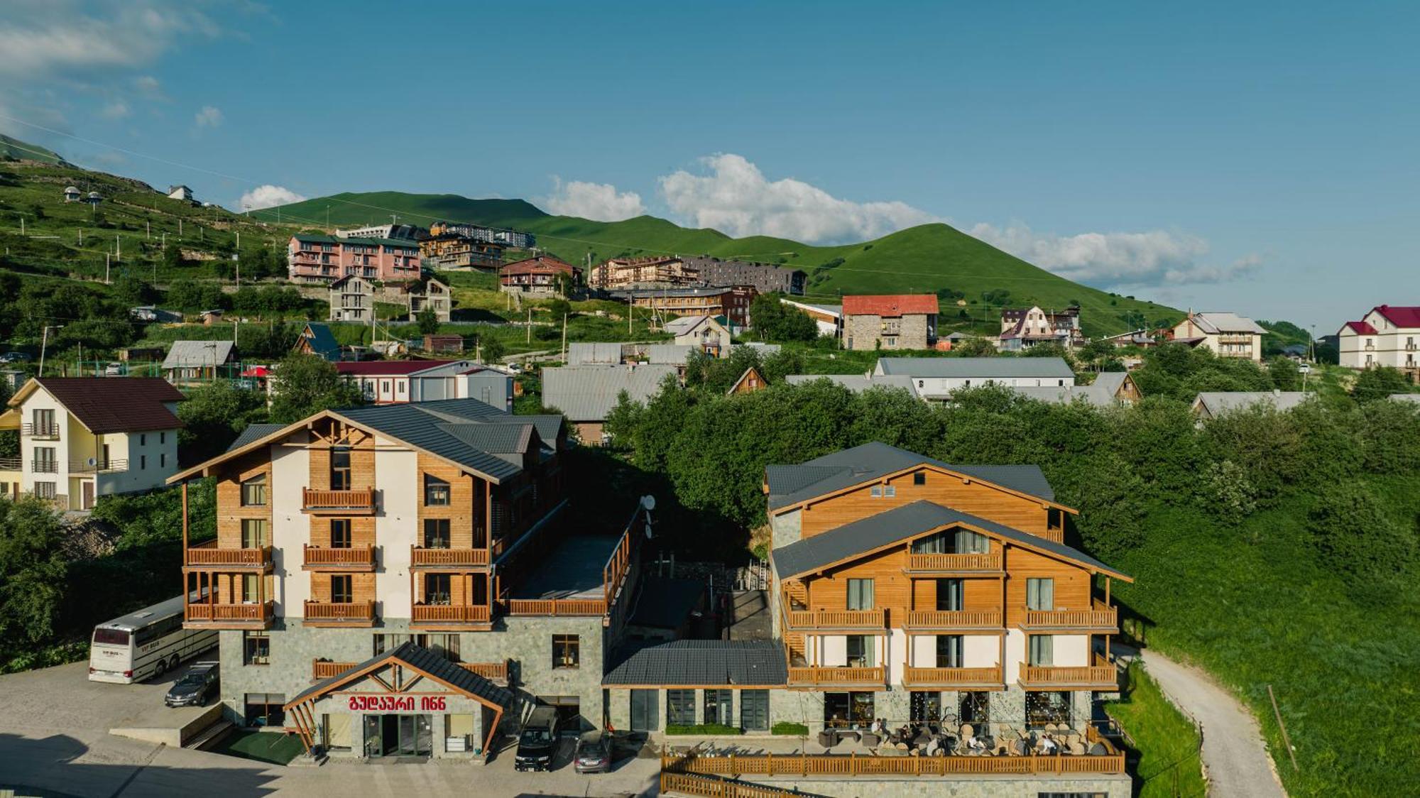 Gudauri Inn Luaran gambar A general view of Mont-Saxonnex