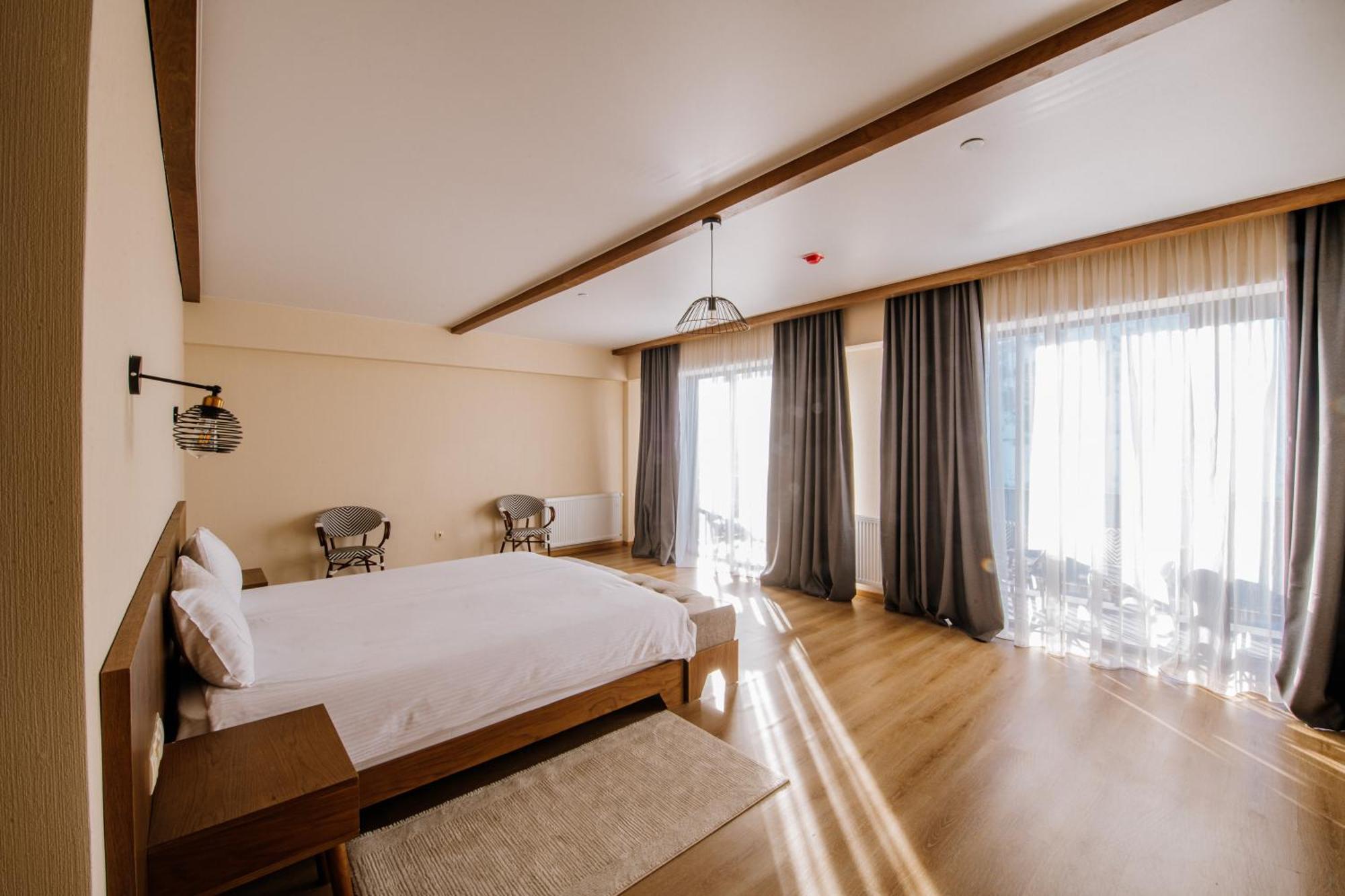 Gudauri Inn Bilik gambar A bedroom at the hotel
