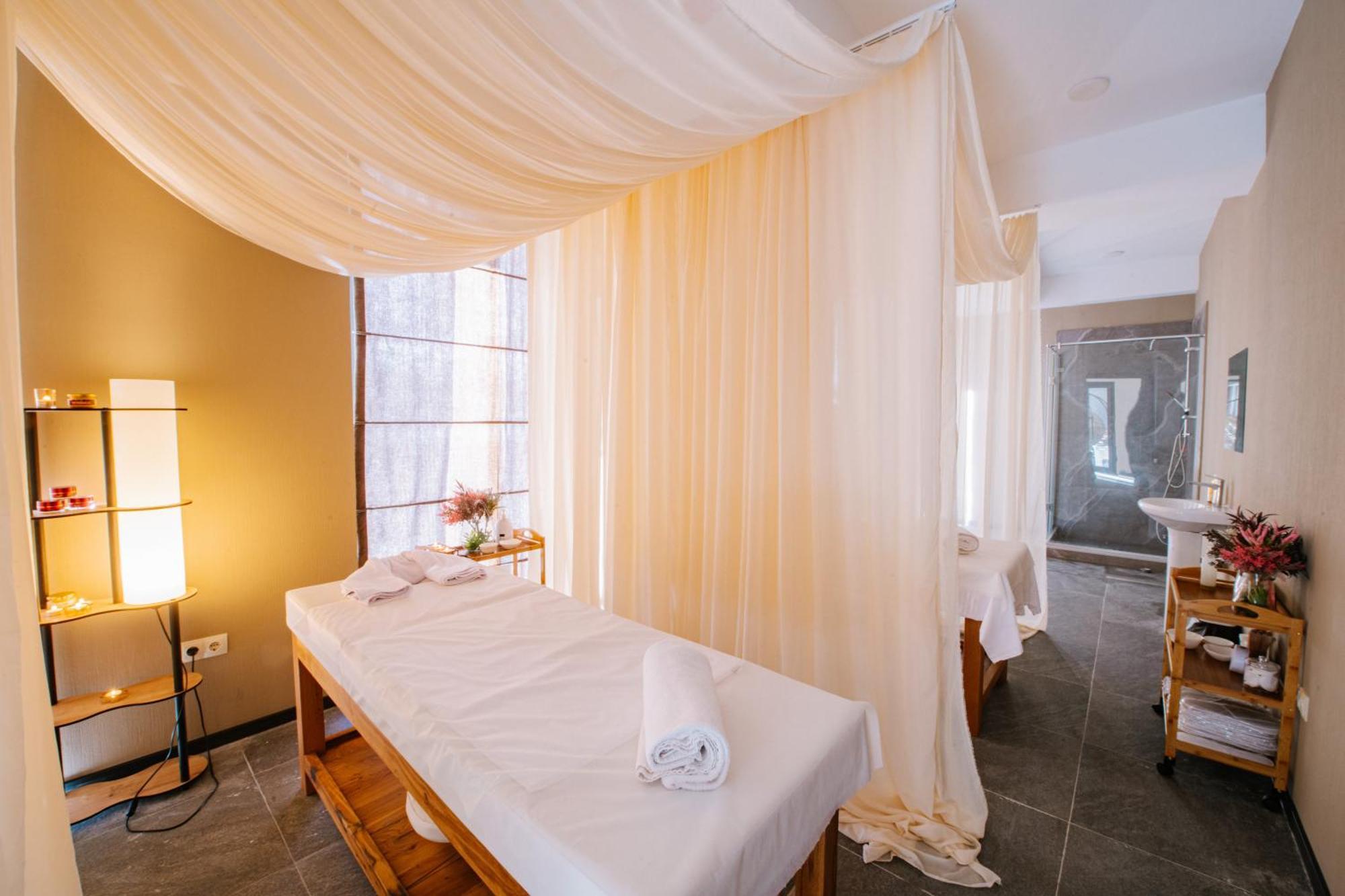 Gudauri Inn Luaran gambar A massage bed